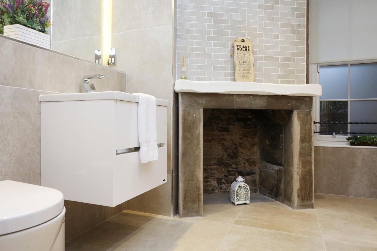 Joivy Elegant Home At The Heart Of The Royal Mile Edimburgo Exterior foto